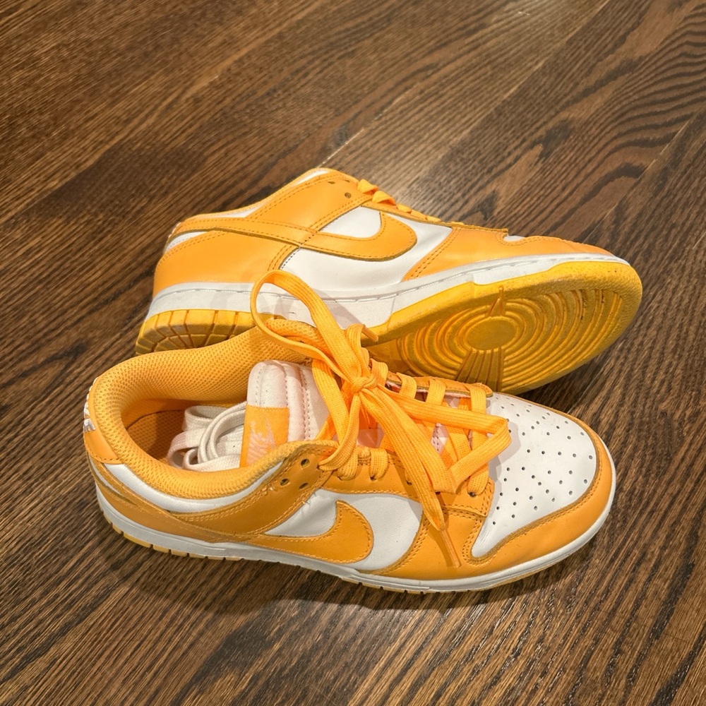 Women’s Nike dunks excellent condition